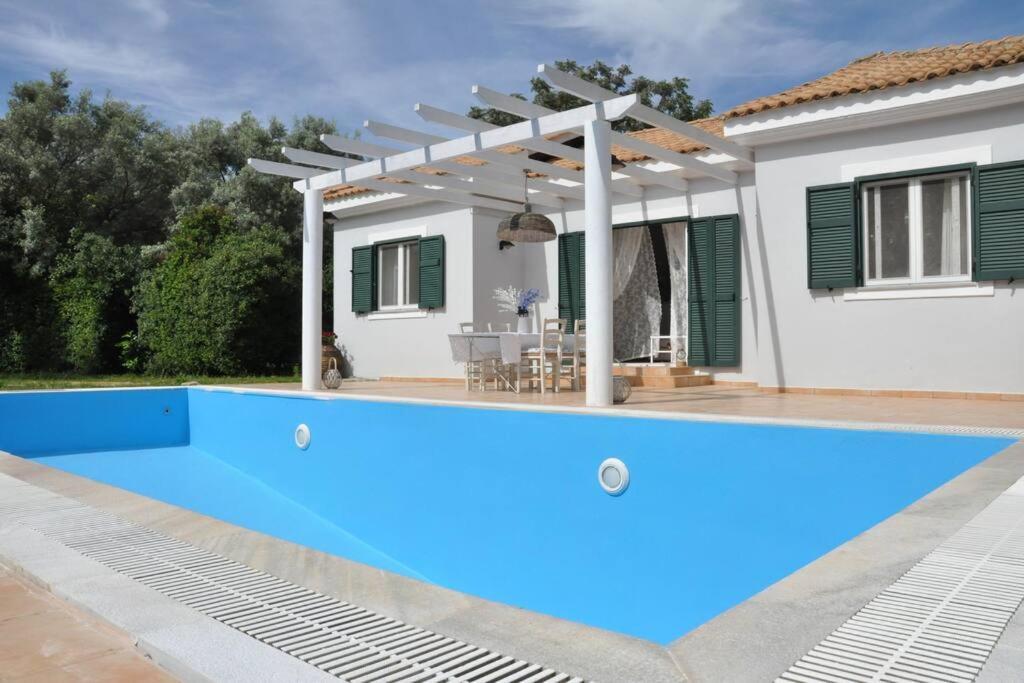 Villa Erietta Near Lefkas Center Apolpaina ภายนอก รูปภาพ